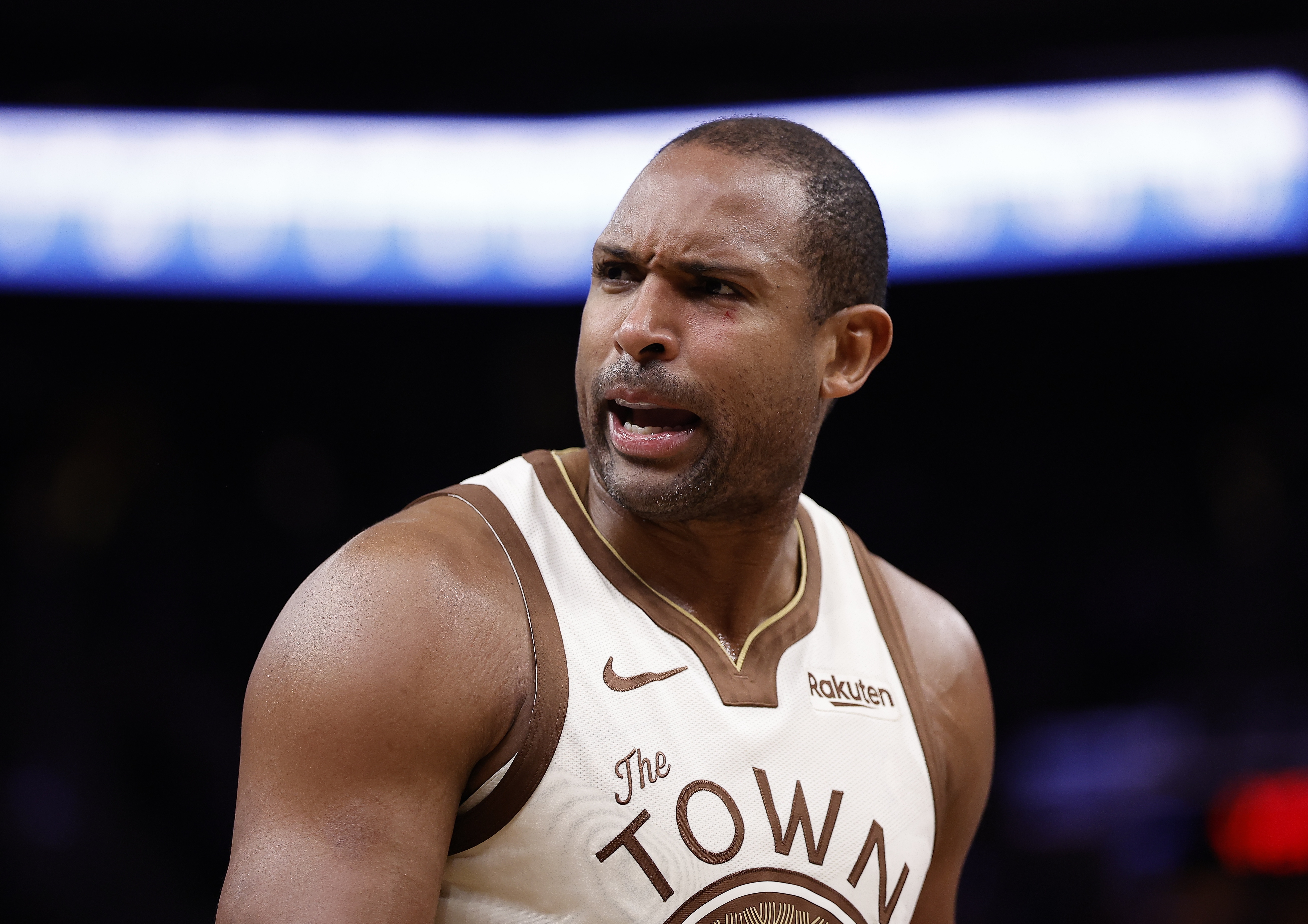 开云体育官网-追梦霍福德本赛季同场时进攻效率98 防守效率111.6 净效率-13.6