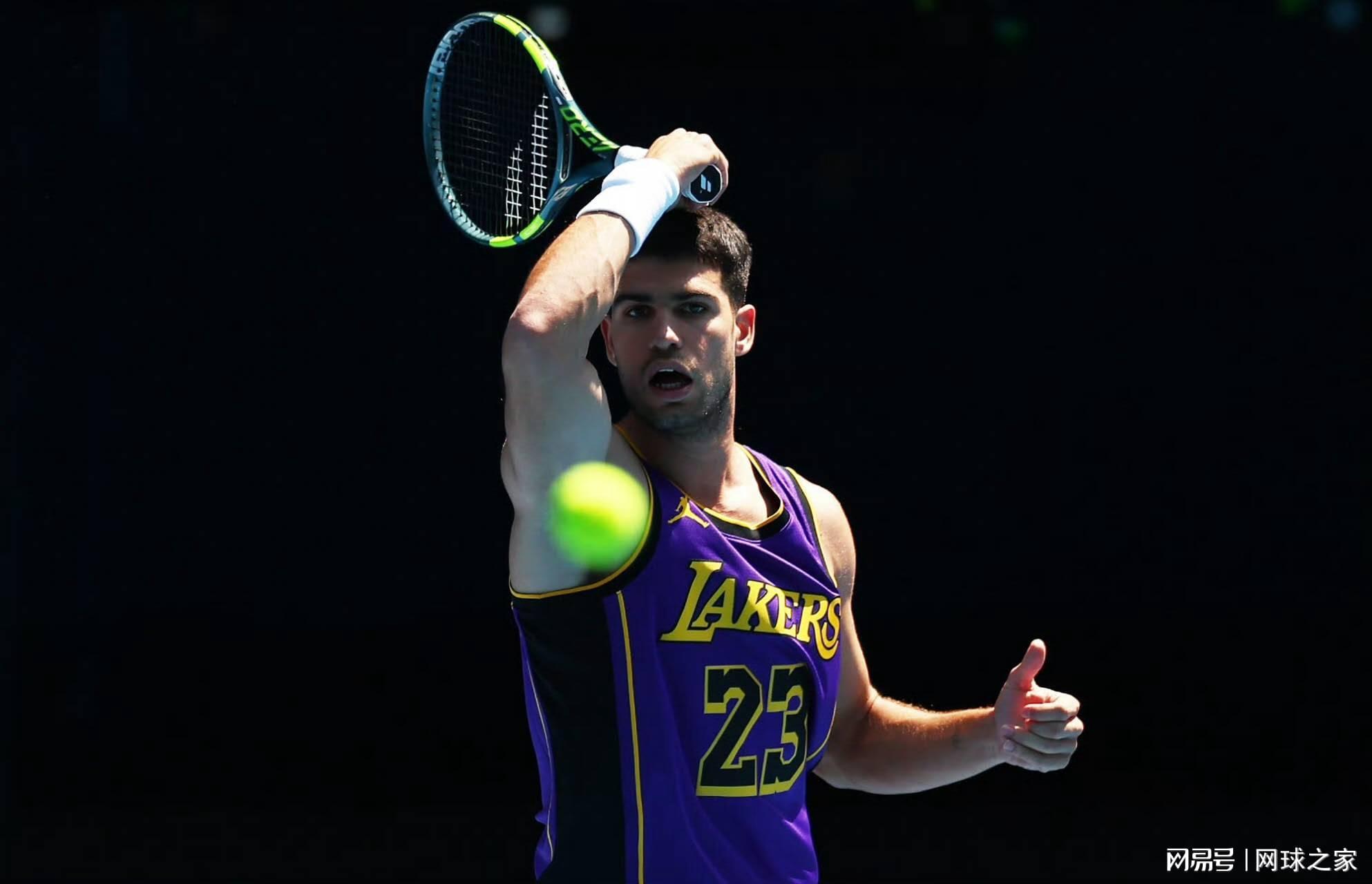 开云体育下载-周杰伦官宣将参加澳网一球致胜赛,阿卡穿詹姆斯球衣训练引热议