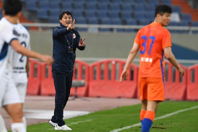 开云体育APP下载-双杀恩师泰山小胜和谐收场 连破武汉成对手苦主