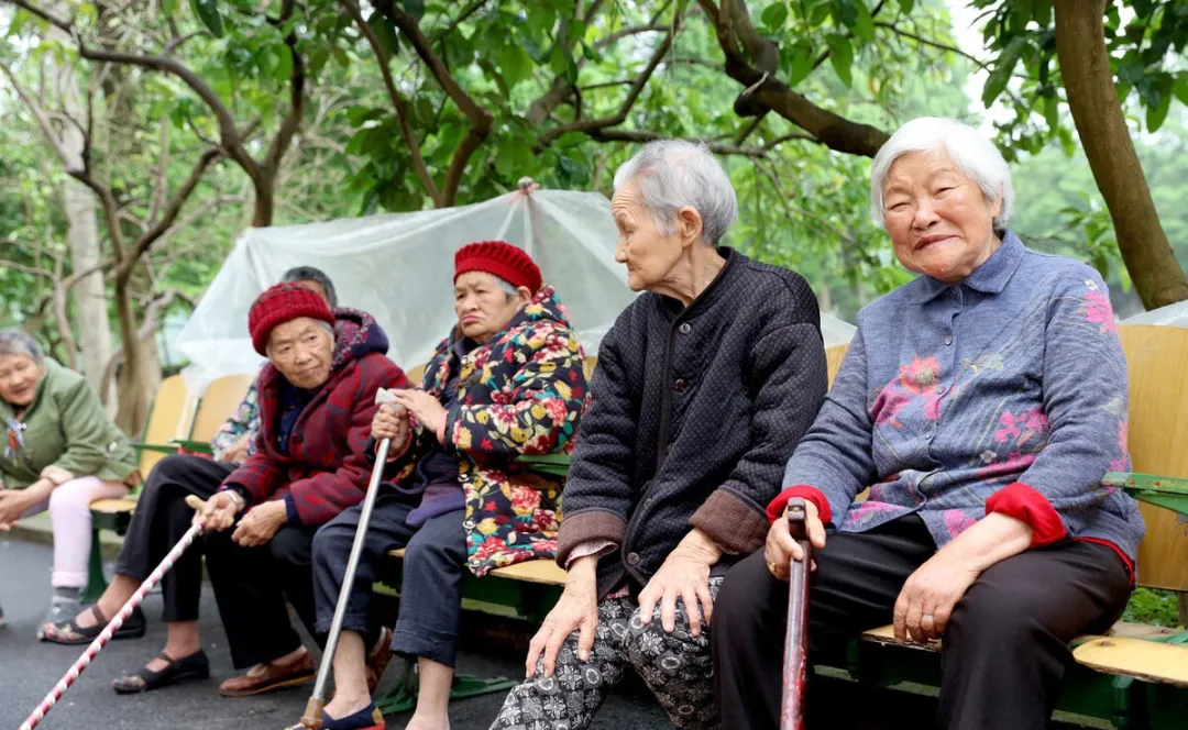 开云体育官网-2026养老金“22连涨”稳了!工龄满40年,挂钩调整更吃香吗?