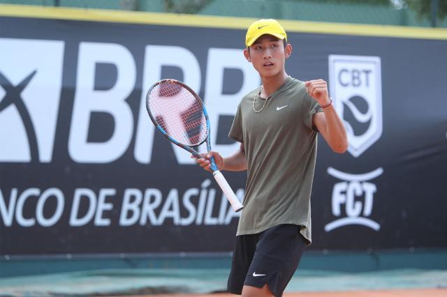 1616045889077047343.jpg 开云体育下载-“我的速度像爸爸,我的手感像妈妈,我叫商竣程”